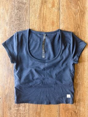 Vuori Dark Blue Scoop Neck Tee